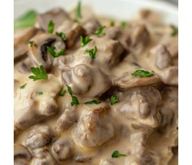 Varkenspoulet in champignonroomsaus